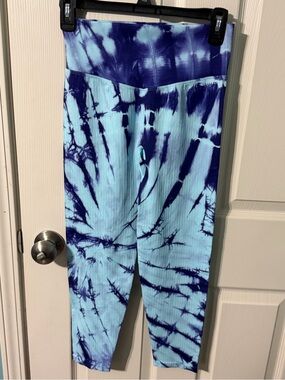 Pink Victoria Secret Tye Dye Leggins NWOT Women’s Size Medium
